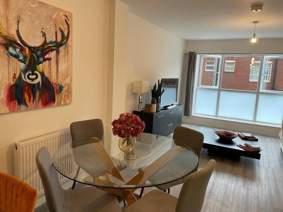 Stunning And Spacious 2Bed Flat In Central Woking Esterno foto