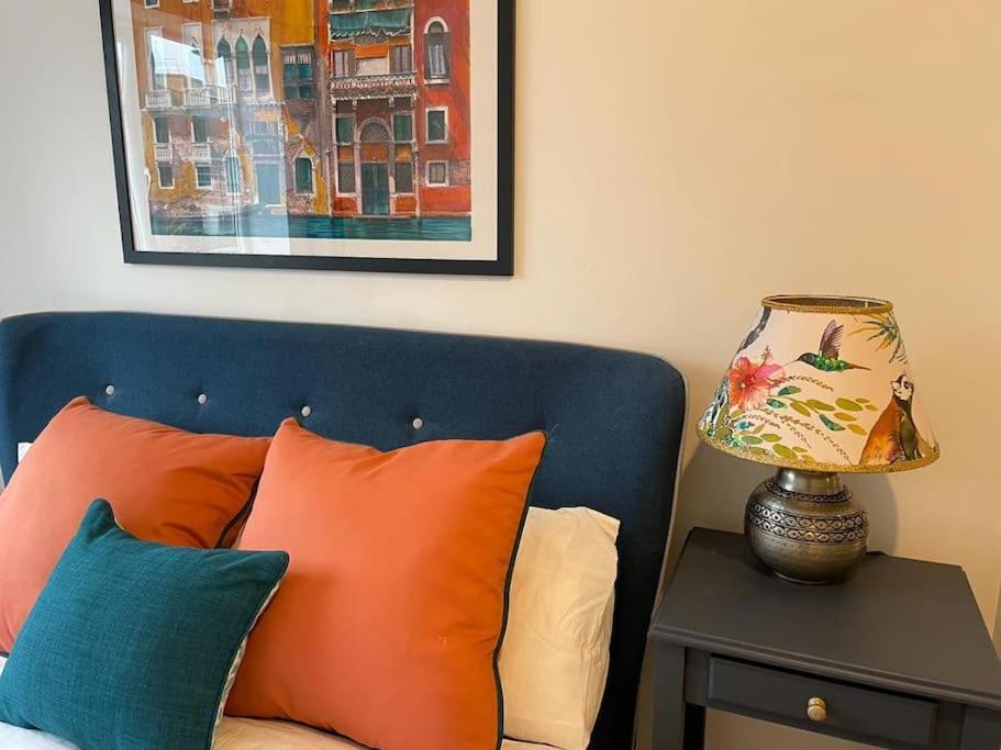 Stunning And Spacious 2Bed Flat In Central Woking Esterno foto