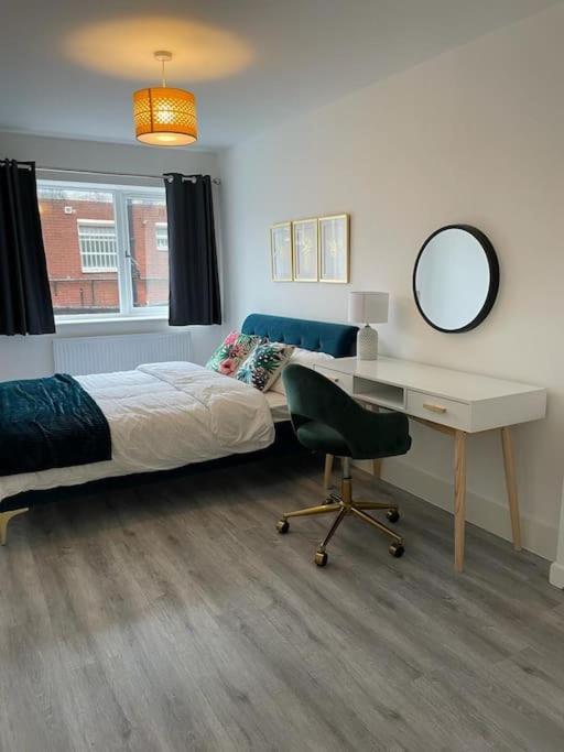 Stunning And Spacious 2Bed Flat In Central Woking Esterno foto