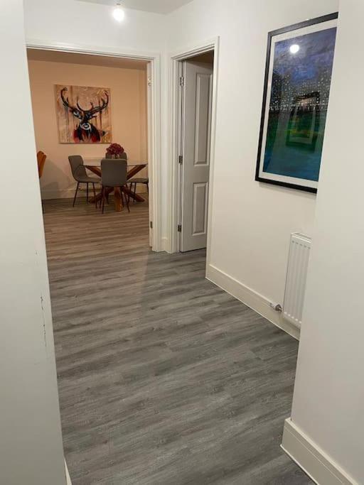 Stunning And Spacious 2Bed Flat In Central Woking Esterno foto