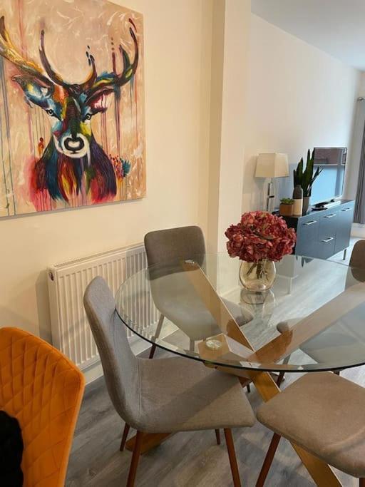 Stunning And Spacious 2Bed Flat In Central Woking Esterno foto